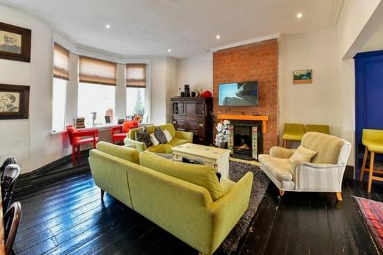 Quirky 4 Bedroom Apartment With Terrace Кардіфф Екстер'єр фото
